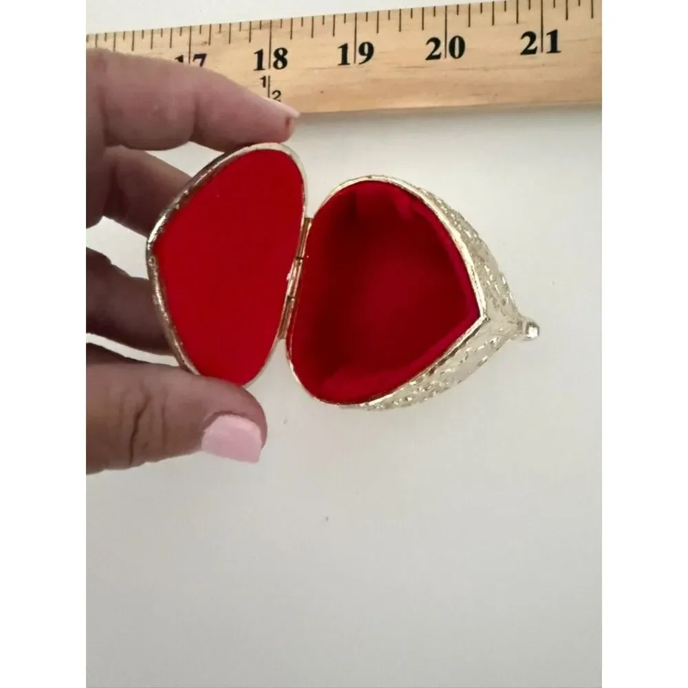Vintage Heart-shaped trinket box with pikes peak emblem and red velvet liner